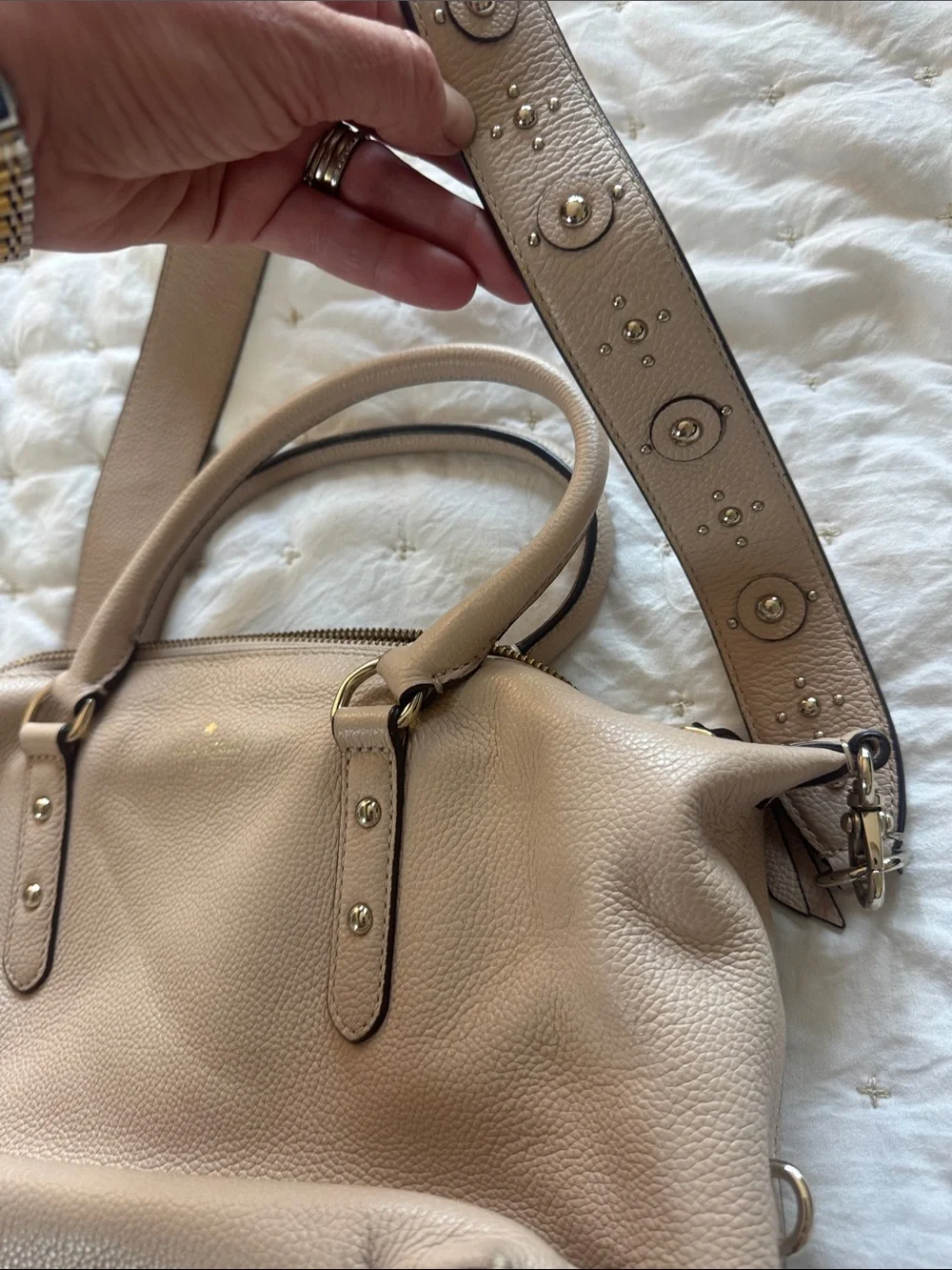 kate spade Pebbled beige purse with Detachable Strap